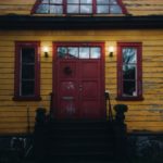 物件価格の下落を待ち、底値で買うという不動産投資戦略