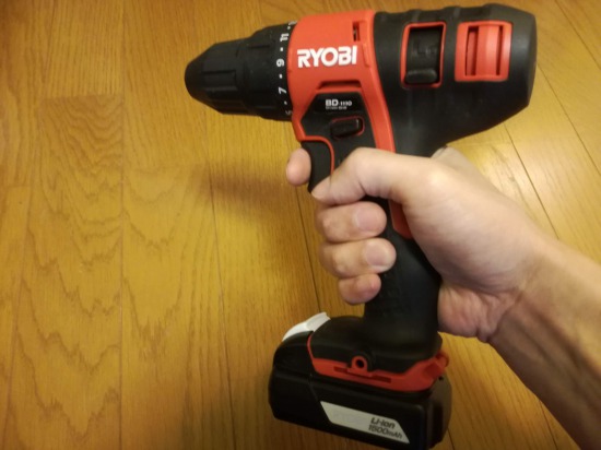 大きすぎず持ちやすい本体