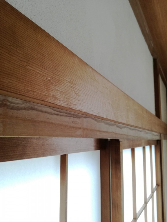 建具の雨染み