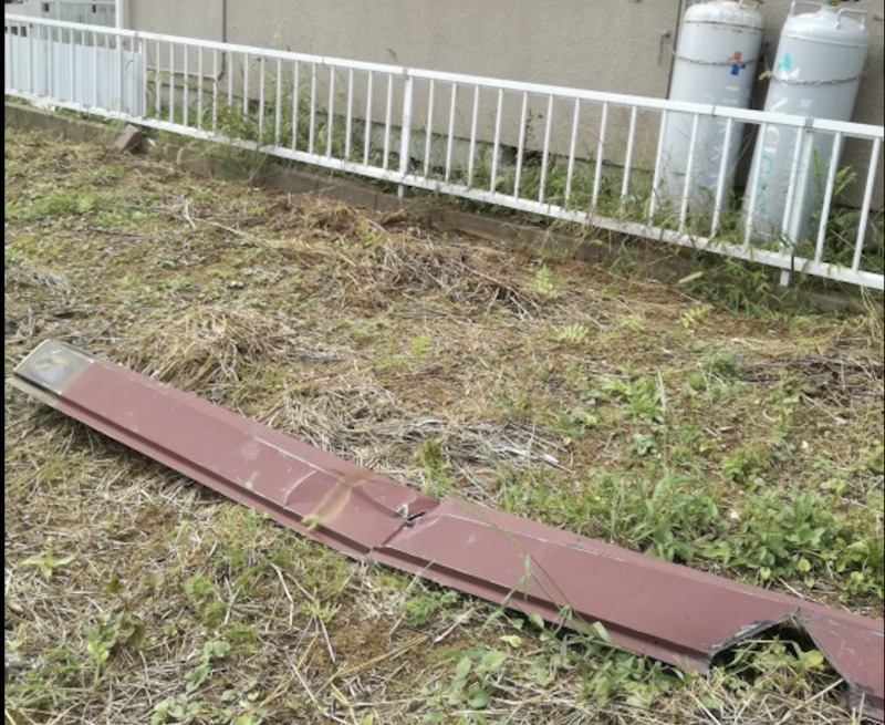 飛んだ棟板金